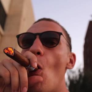 Meet your Posher, Alex